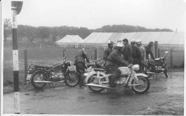 IoM1964-1.jpg (313.6 KiB) 1326 mal betrachtet IoM-1964