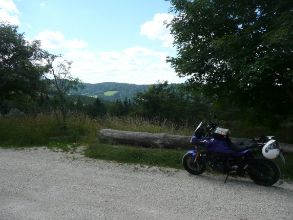 Lochenparkplatz-220705.JPG (281.78 KiB) 2676 mal betrachtet Lochen