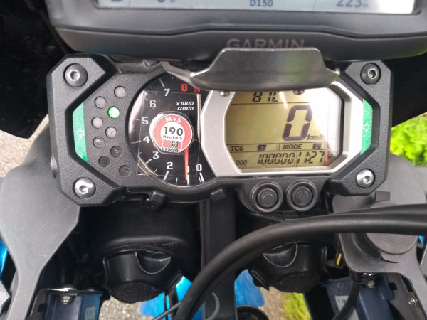 IMG_20240623_112627350.jpg (654.95 KiB) 5468 mal betrachtet Heute morgen irgendwo in der Bretagne die 100.000 geknackt. Jetzt ist sie eingefahren...