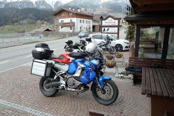 P1010041.JPG (203.82 KiB) 2993 mal betrachtet XT1200Z - Orig.-Koffer mit Packtaschen von rechts