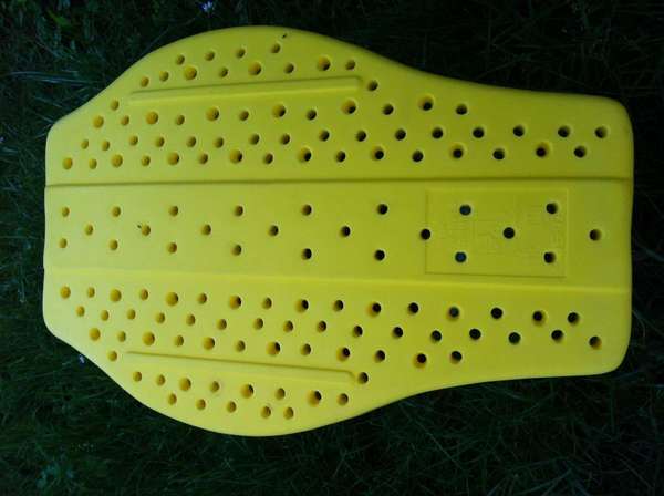 IMG_0882.JPG (79.97 KiB) 5297 mal betrachtet Rückenprotektor-Edamer, das Endergebnis ;-)