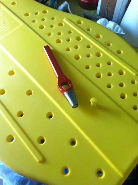 IMG_0881.JPG (47.9 KiB) 5297 mal betrachtet Rückenprotektor, vorher = Seite mit wenigen Löchern