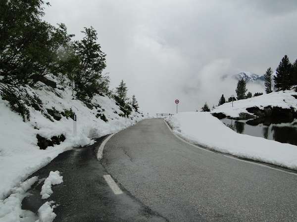 Manghen001.jpg (194.95 KiB) 1936 mal betrachtet Aufgenommen am 28.06.2013 um 16:55h, Parkplatz vor der Baita-Manghen-Hütte