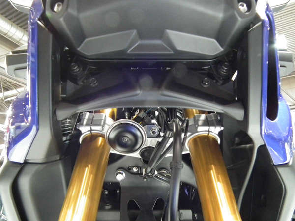 Blende vorne.jpg (93.38 KiB) 3296 mal betrachtet Blende vorne