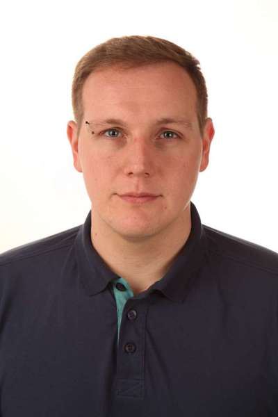 IMG_5248k.jpg (25.2 KiB) 3063 mal betrachtet Der Dübel...früher Türsteher heute Hausverkäufer :))