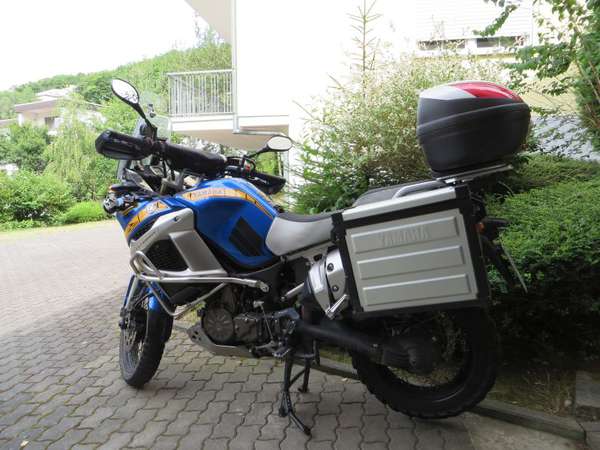 Seitenansicht Koffer und TC