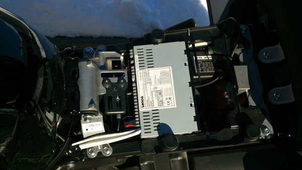 Einbau unter dem Sitz