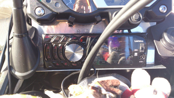 Radio und Basisplatte