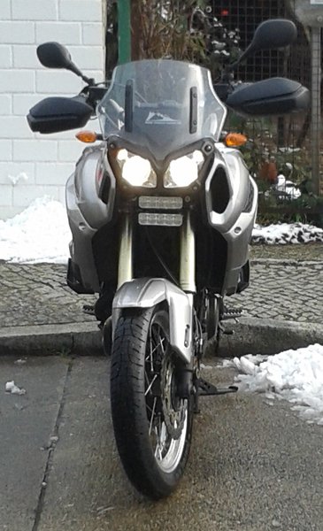 XT1200_Fernlicht.jpg (291.32 KiB) 14344 mal betrachtet Fernlicht