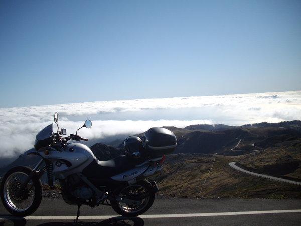 Anfahrt durch die Wolken