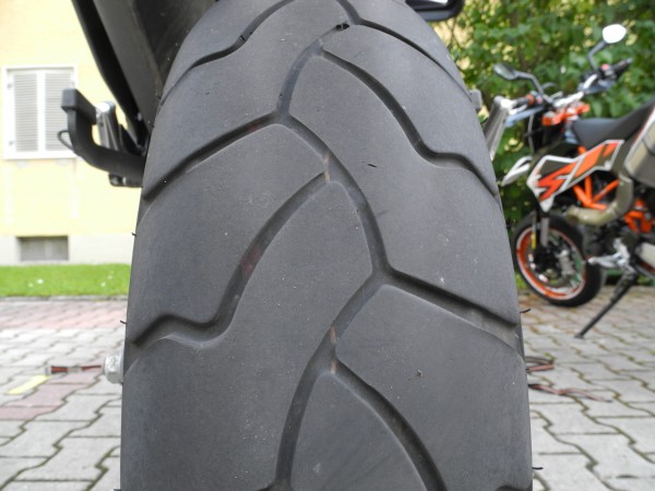 DSCN3259.JPG (309.04 KiB) 13244 mal betrachtet BW502 E hinten nach 9.900 km